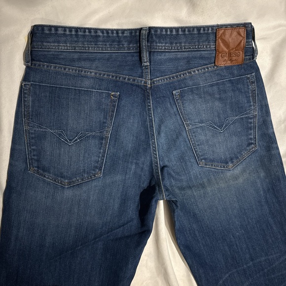 New Men’s Guess Desmond Relaxed Straight Jeans Size 32